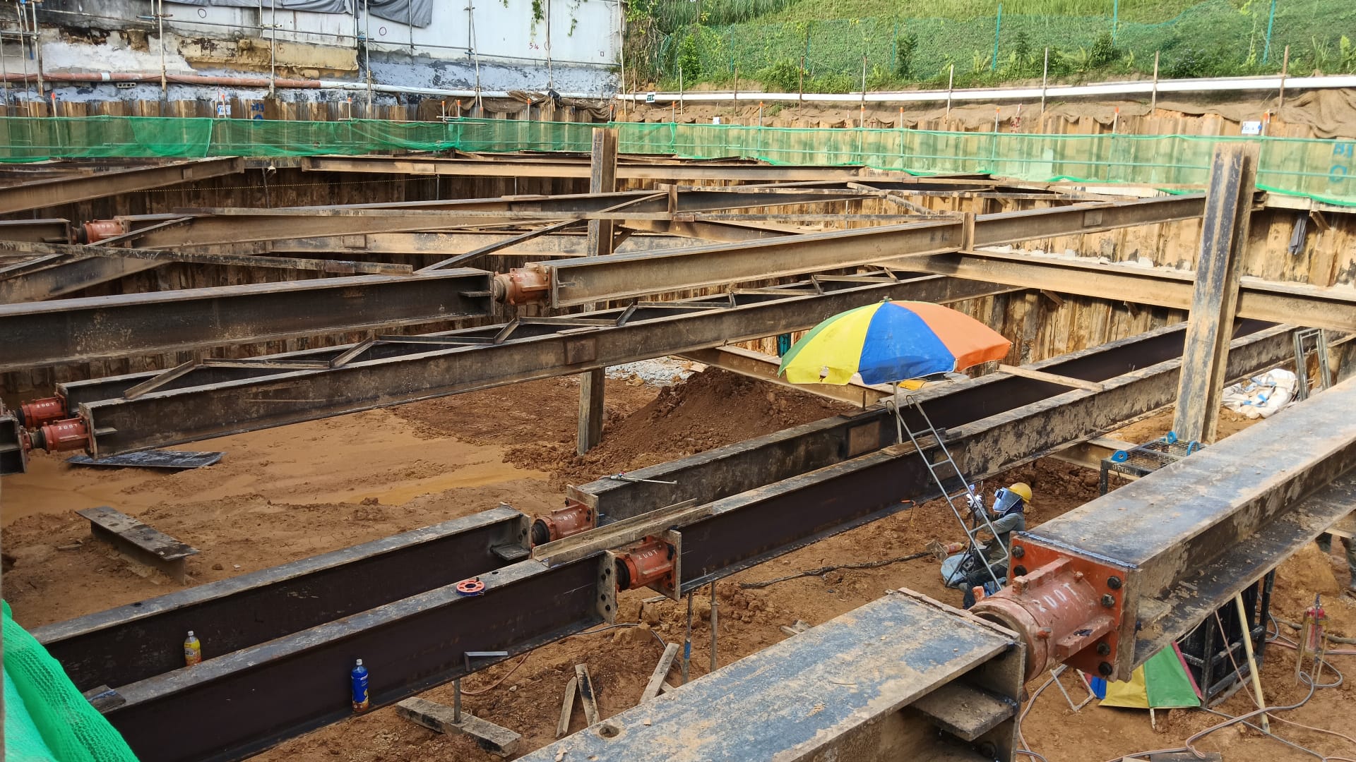 Hydraulic Jack & Pre Loading 04